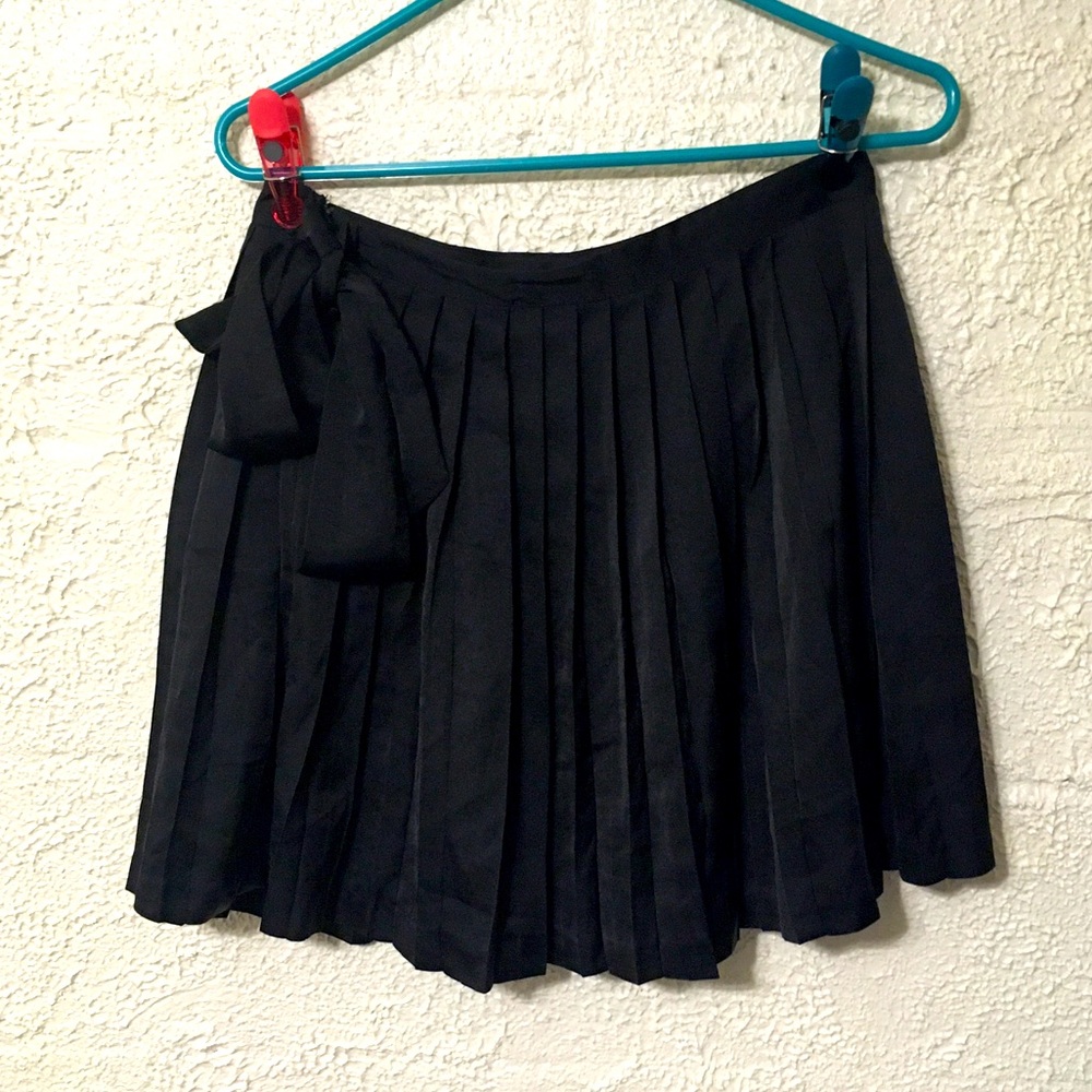Black Pleated Skirt with Bow ❤️
